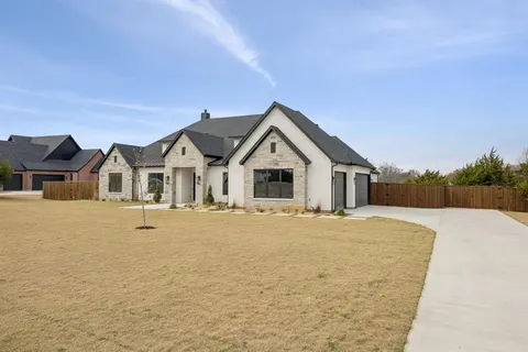 $920,500 | 3035 Stonebriar Drive, Waxahachie, TX 75165