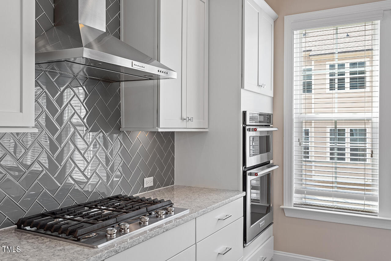 836 Bankston Woods Way Raleigh, NC 27609 - Photo 21 of 47 836 Bankston Woods Way_17 K Cooktop
