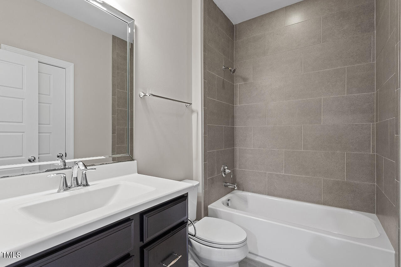 836 Bankston Woods Way Raleigh, NC 27609 - Photo 40 of 47 836 Bankston Woods Way_34 Bath 2