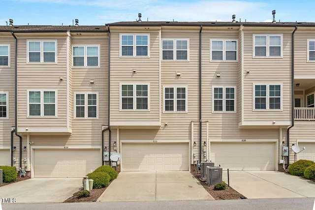 $624,500 | 836 Bankston Woods Way, Raleigh, NC 27609