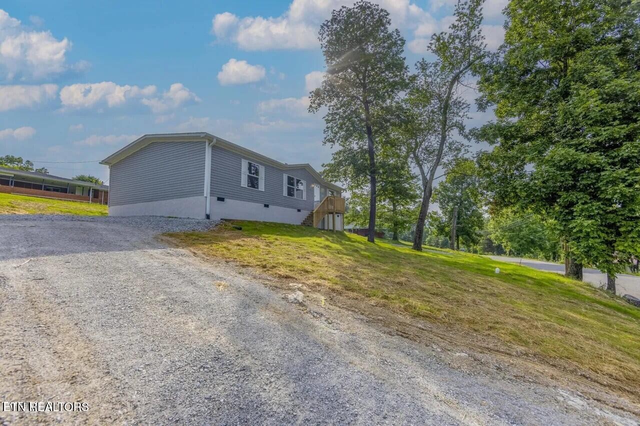 1826 Loop Road La Follette, TN 37766 - Photo 2 of 23 Gallery Image 2
