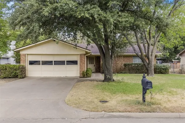 $225,000 | 102 Alamo Street, Waxahachie, TX 75165