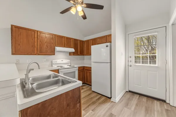 $1,295 | 2908 Whisper Oaks Lane, Unit C, Georgetown, TX 78628