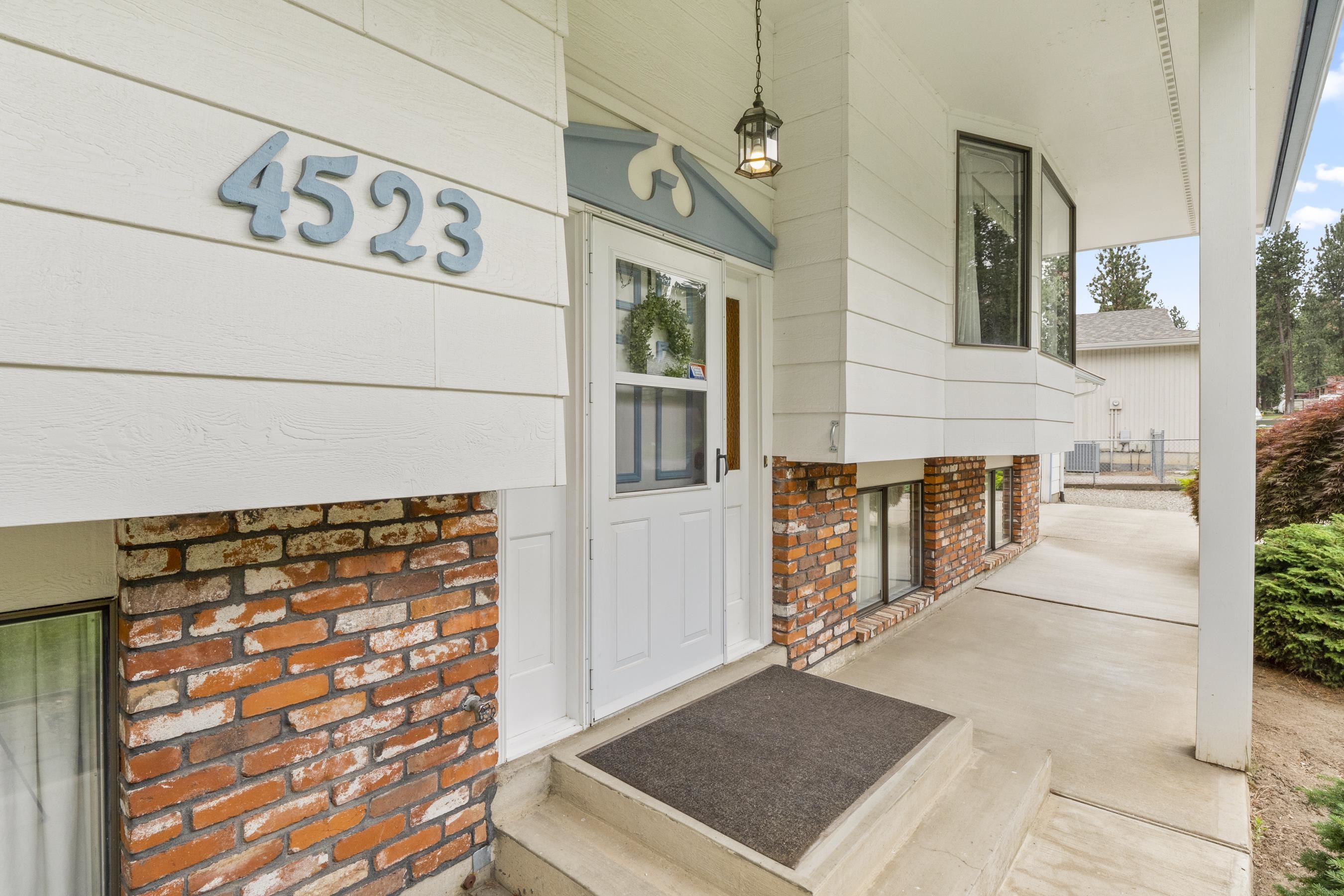 4523 South Skipworth Road Spokane, WA 99206 - Photo 4 of 46 Gallery Image 4