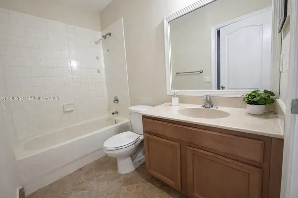 $2,590 | 21219 Northwest 14th Place, Unit 825, Miami Gardens, FL 33169