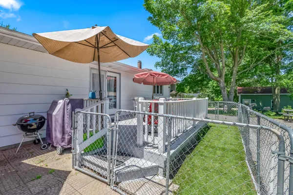 $259,900 | 207 Maumee Street, Jonesville, MI 49250