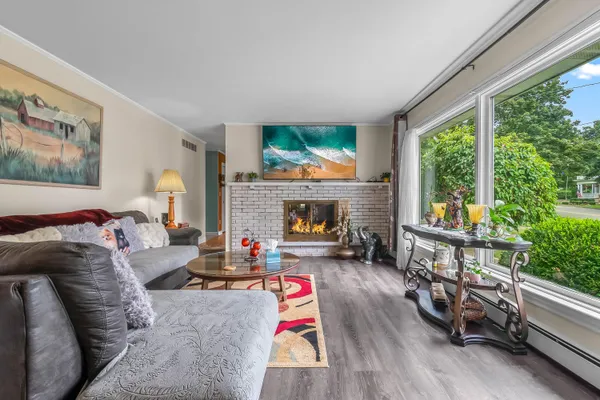 $259,900 | 207 Maumee Street, Jonesville, MI 49250