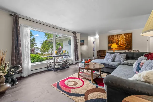 $259,900 | 207 Maumee Street, Jonesville, MI 49250