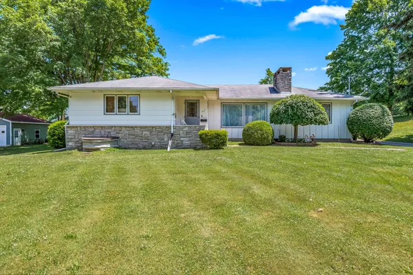 $259,900 | 207 Maumee Street, Jonesville, MI 49250