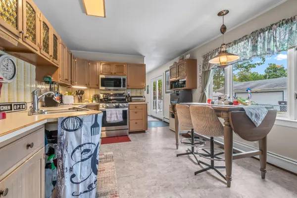 $259,900 | 207 Maumee Street, Jonesville, MI 49250