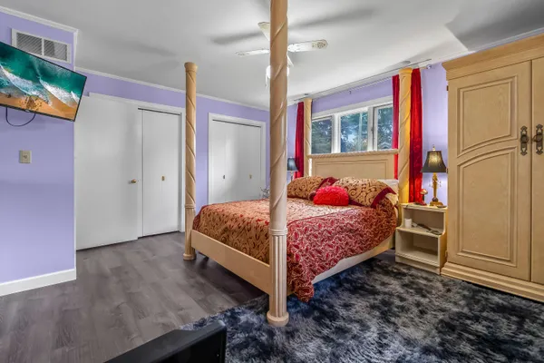 $259,900 | 207 Maumee Street, Jonesville, MI 49250