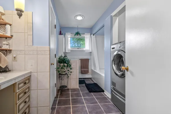 $259,900 | 207 Maumee Street, Jonesville, MI 49250