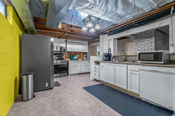 $259,900 | 207 Maumee Street, Jonesville, MI 49250