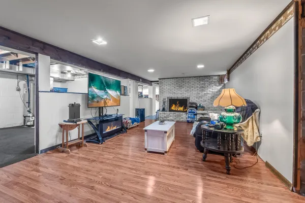 $259,900 | 207 Maumee Street, Jonesville, MI 49250