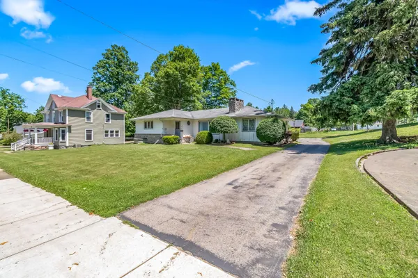 $259,900 | 207 Maumee Street, Jonesville, MI 49250