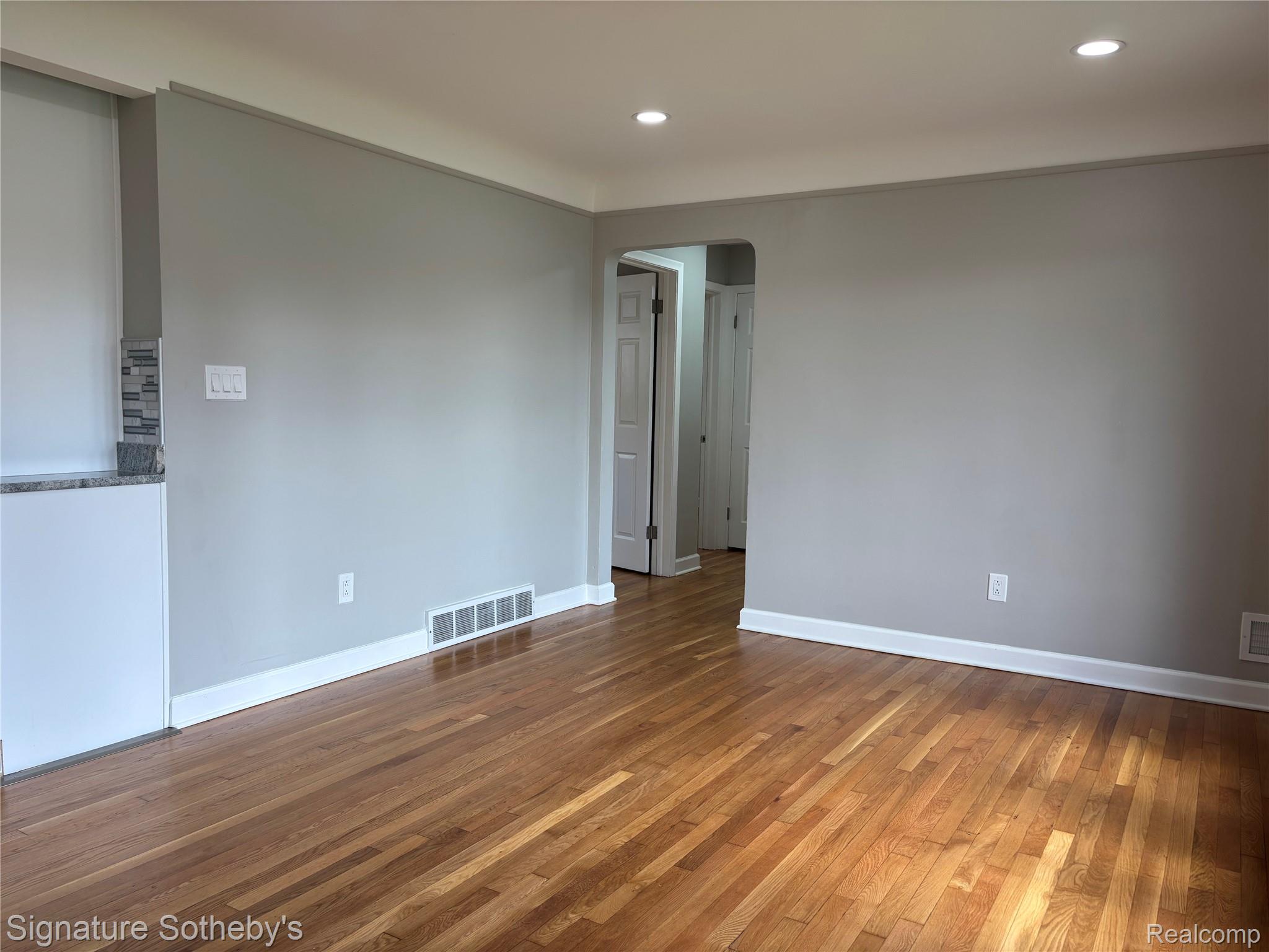 3170 Southfield Road Dearborn, MI 48124 - Photo 4 of 15 IMG_5500.jpg