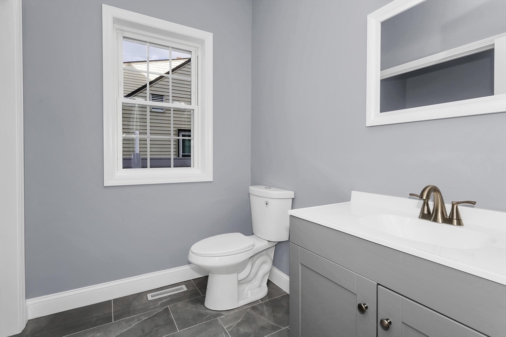 1220 Bay Street Springfield, MA 01109 - Photo 12 of 38