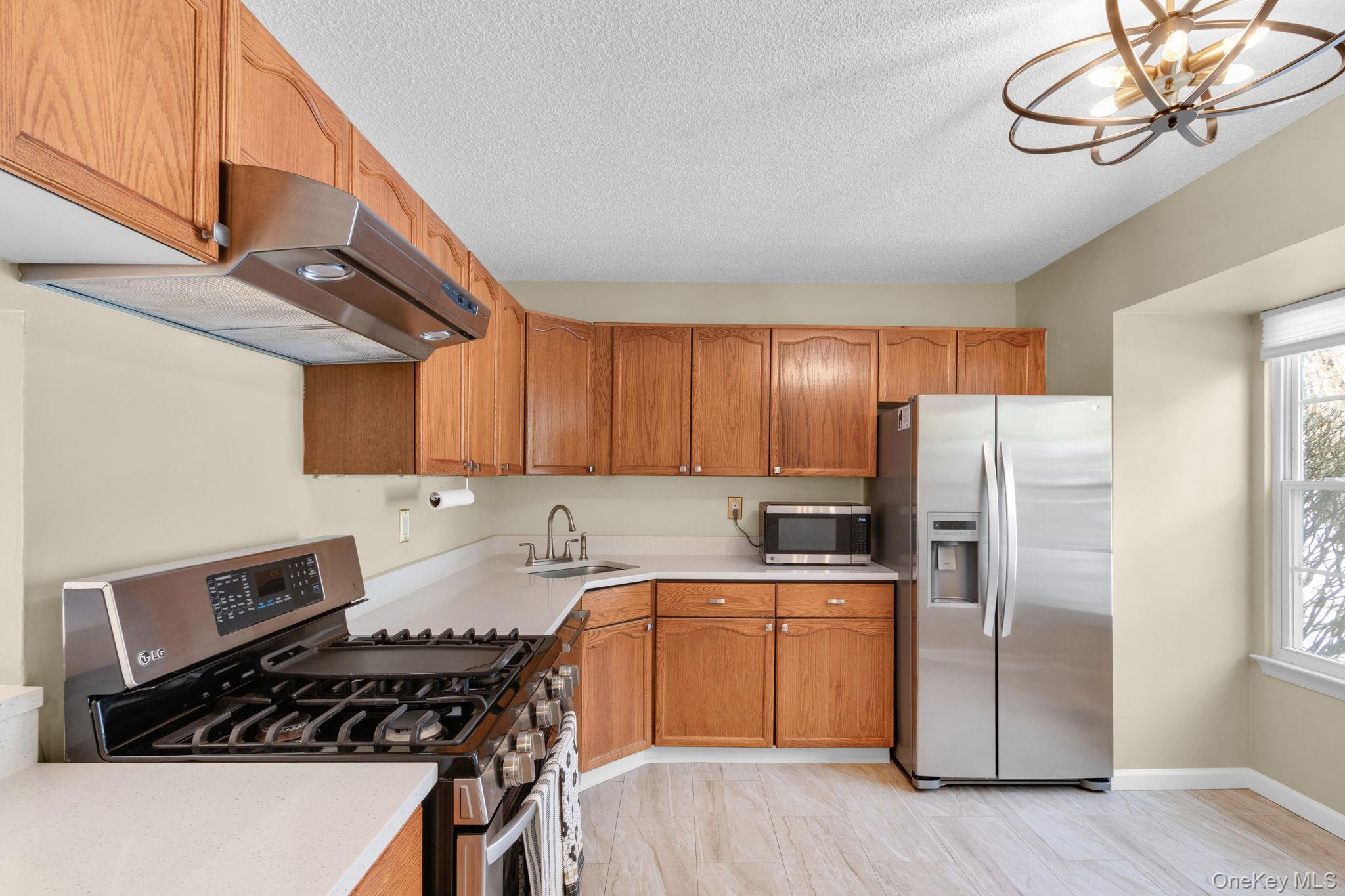 8 Cumberland Court Peekskill, NY 10566 - Photo 12 of 45