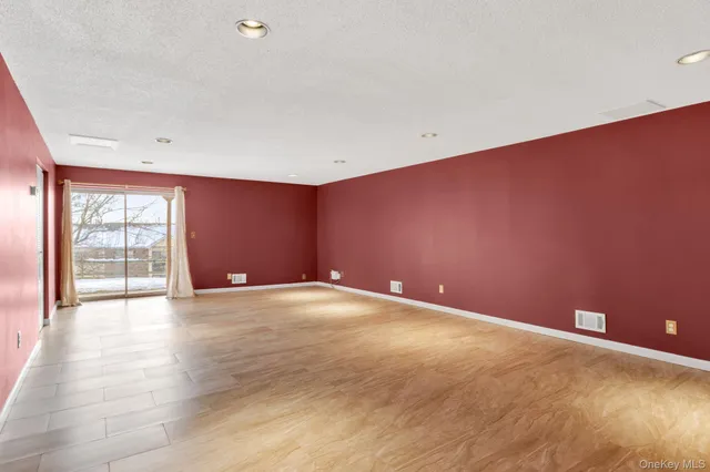 $469,000 | 8 Cumberland Court, Peekskill, NY 10566