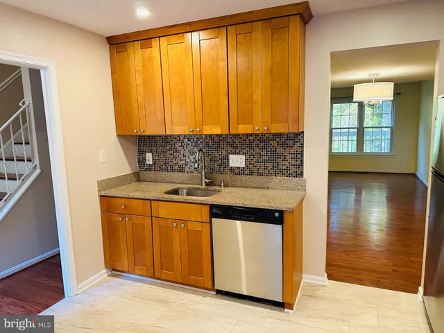 $2,500 | 10028 Maple Leaf Drive, Gaithersburg, MD 20886