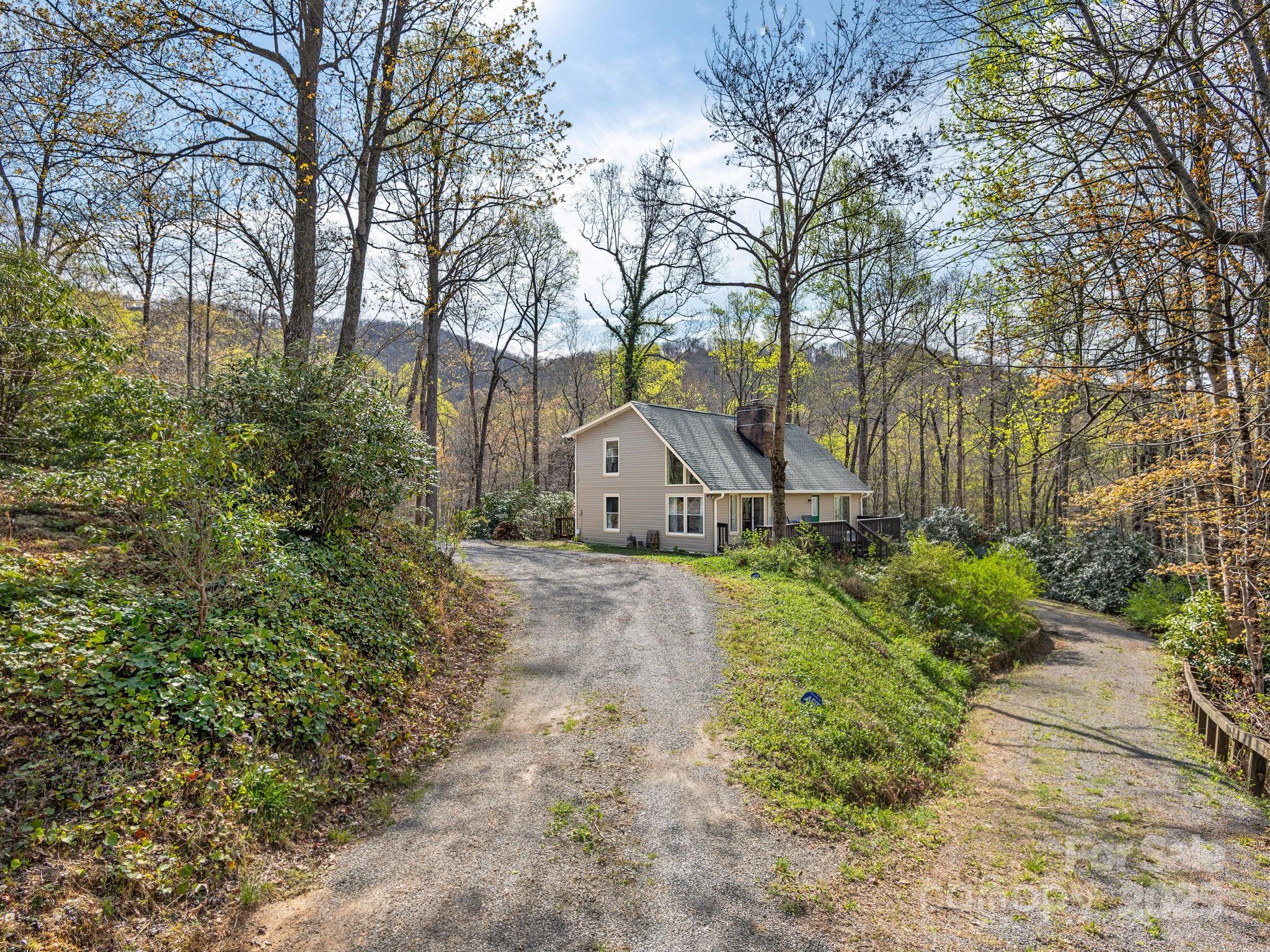 1469 Old Fort Road Fairview, NC 28730 - Photo 4 of 26 Gallery Image 4