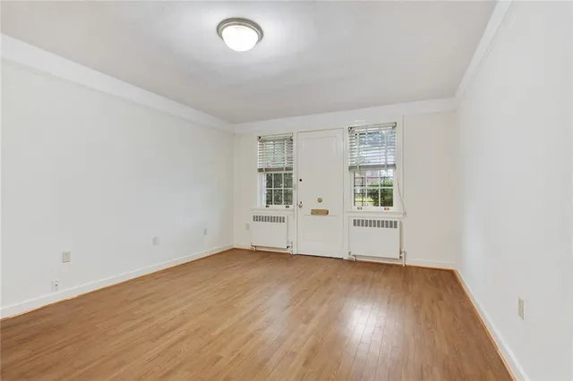 $1,800 | 5406 St Charles Avenue, Unit B, New Orleans, LA 70115