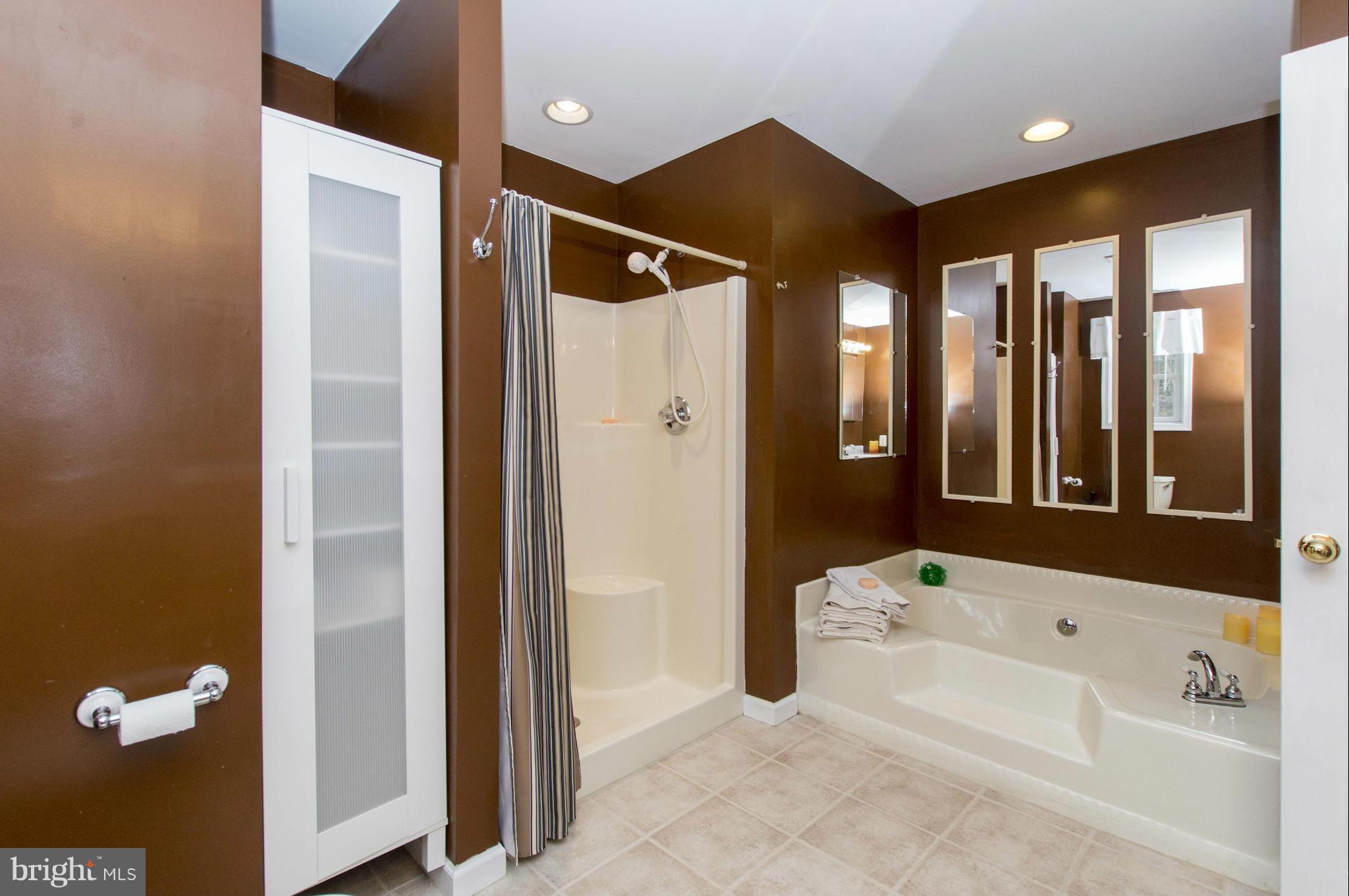 1 Locust Road Aberdeen, MD 21001 - Photo 16 of 30 2nd Master Bath