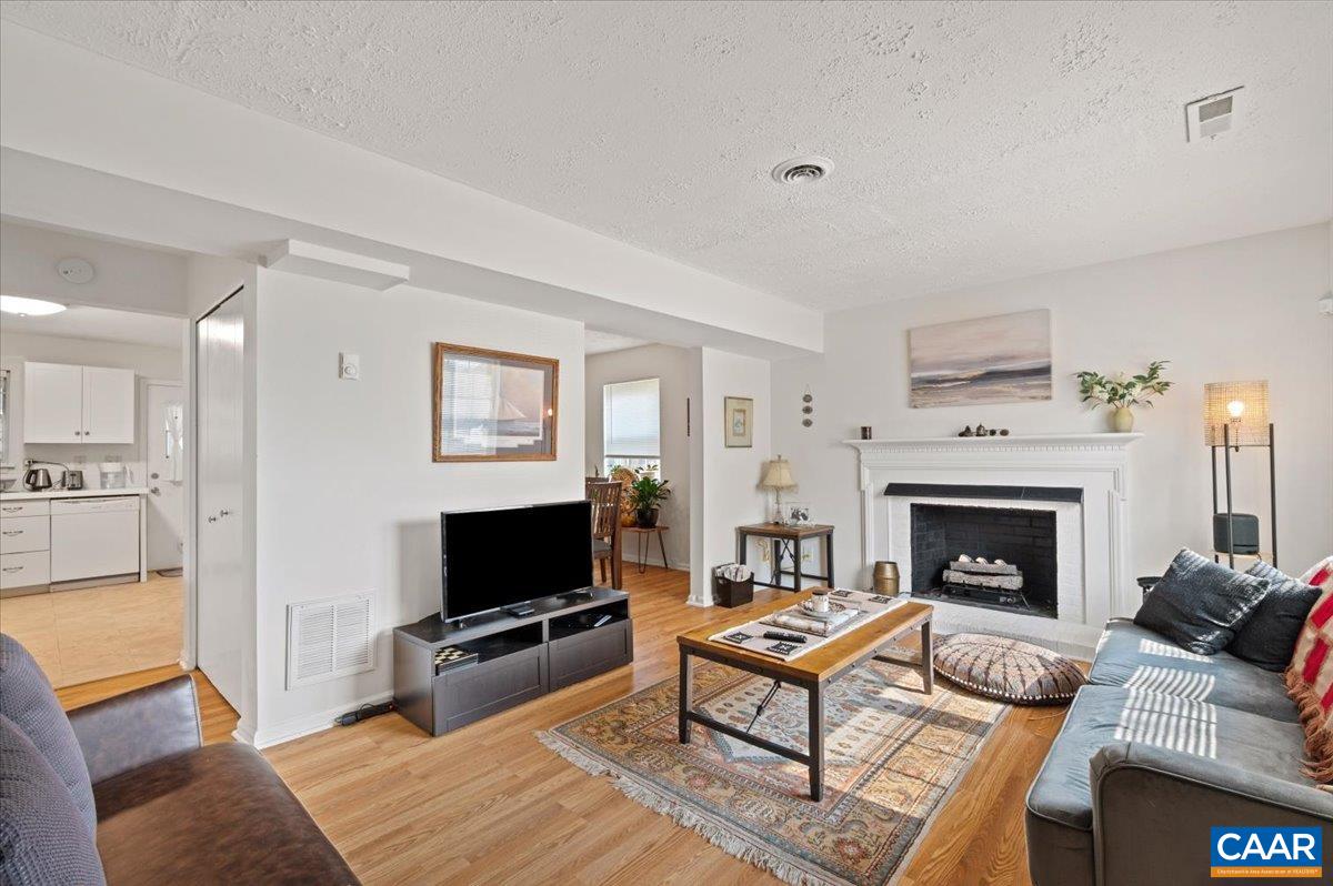 623 Bailey Road Charlottesville, VA 22903 - Photo 2 of 30