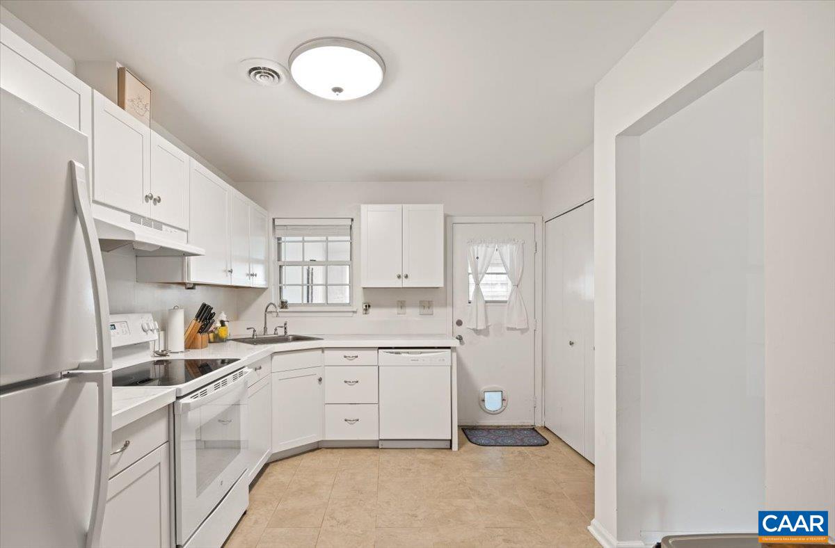 623 Bailey Road Charlottesville, VA 22903 - Photo 6 of 30