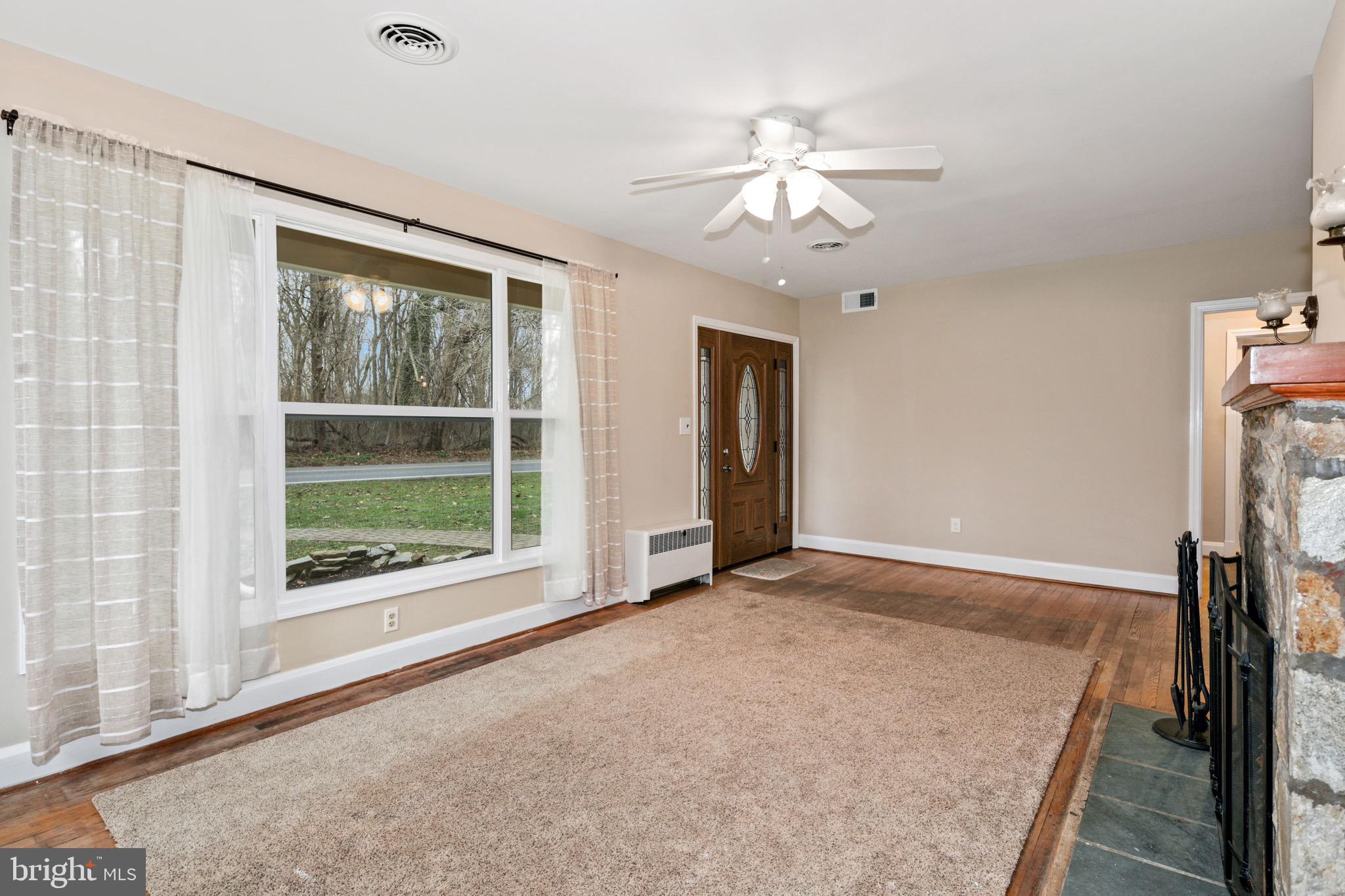 4609 Wards Chapel Road Owings Mills, MD 21117 - Photo 16 of 64 Living room