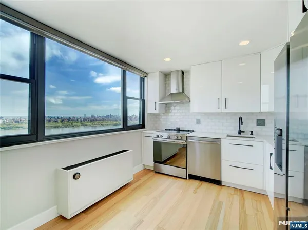 $349,000 | 250 Gorge Road, Unit 29L, Cliffside Park, NJ 07010