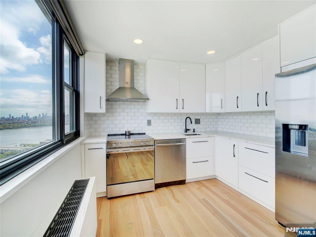 250 Gorge Road, Unit 29L Cliffside Park, NJ 07010 - Photo 10 of 31