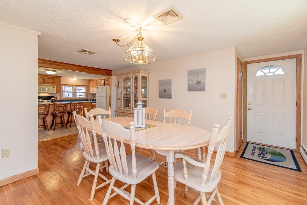 332 Holcomb Road Springfield, MA 01118 - Photo 17 of 39 Gallery Image 17