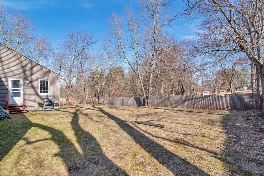332 Holcomb Road Springfield, MA 01118 - Photo 33 of 39 Gallery Image 33