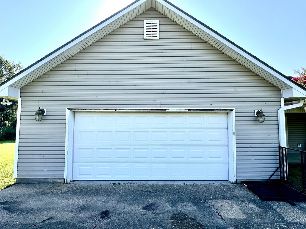 1015 Walker Lane Summit, MS 39666 - Photo 38 of 41 Garage