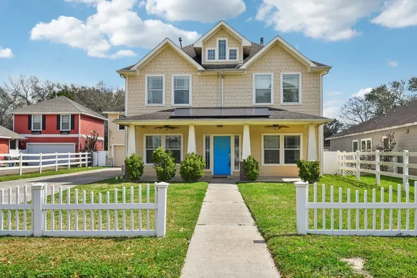 $329,900 | 101 Borondo Reach, La Marque, TX 77568