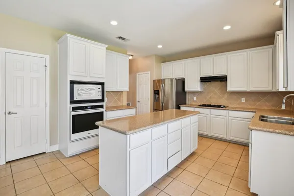 $329,900 | 101 Borondo Reach, La Marque, TX 77568