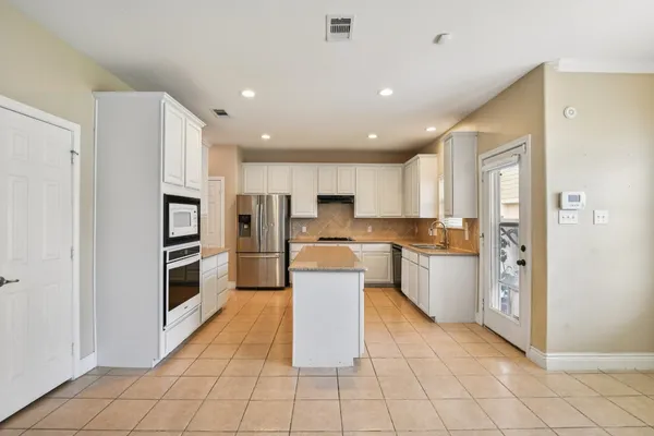 $329,900 | 101 Borondo Reach, La Marque, TX 77568