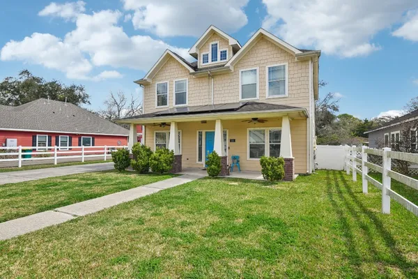 $329,900 | 101 Borondo Reach, La Marque, TX 77568