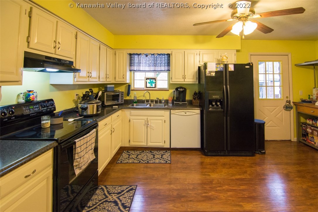630 Belgrove Road Kenna, WV 25248 - Photo 9 of 17 Gallery Image 9