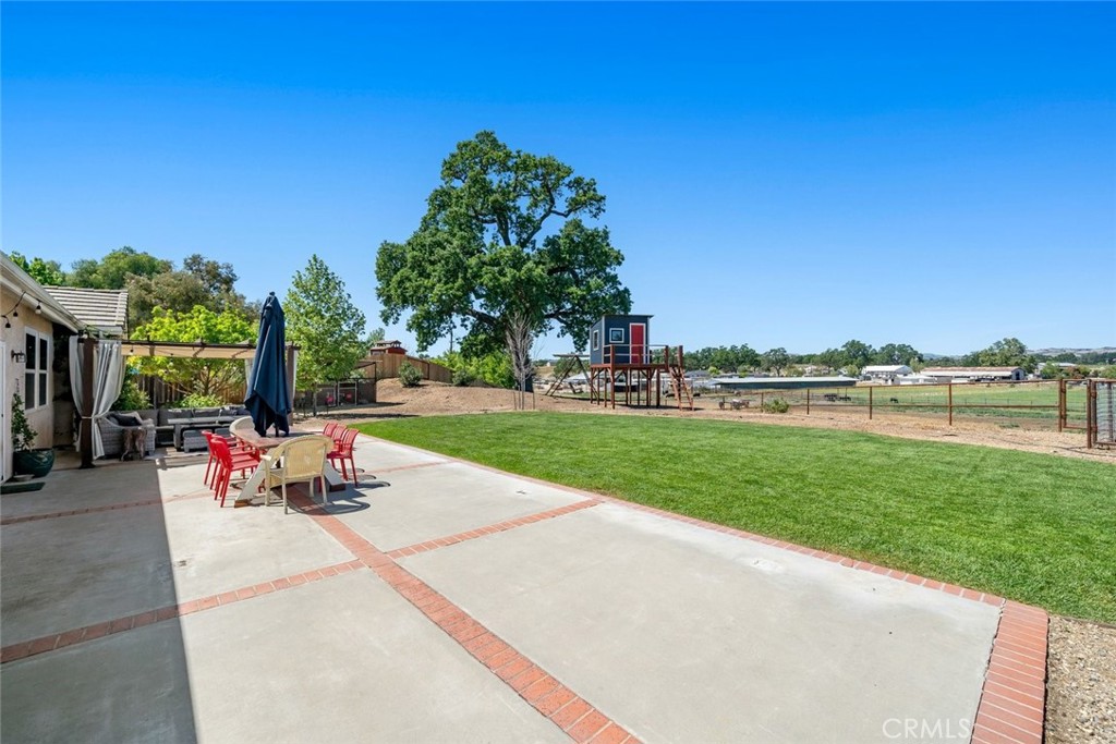 310 Whitewater Road Templeton, CA 93465 - Photo 4 of 35