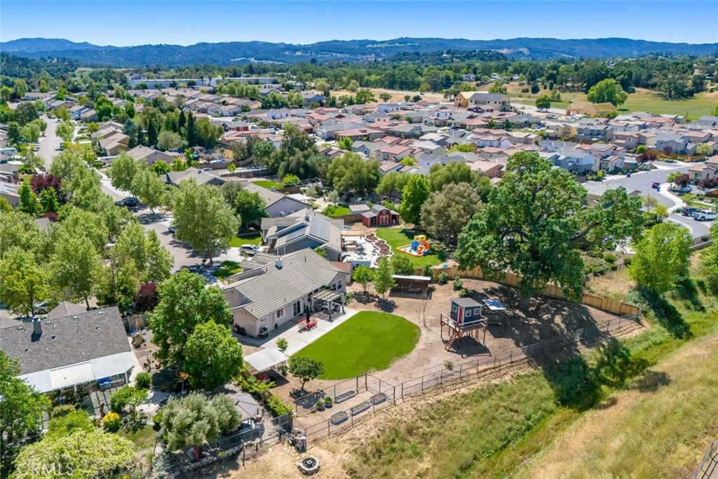 310 Whitewater Road Templeton, CA 93465 - Photo 5 of 35