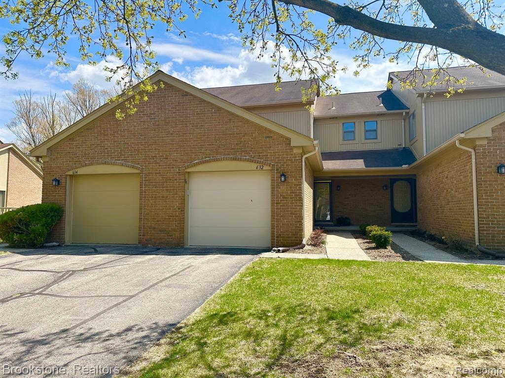 632 Tennyson Rochester Hills, MI 48307 - Photo 1 of 34