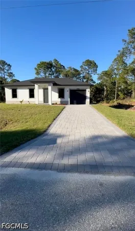 $2,250 | 1037 Barcelona Street East, Lehigh Acres, FL 33974