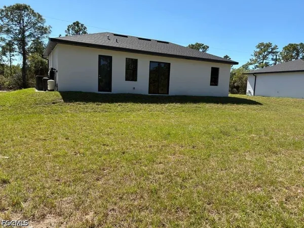 $2,250 | 1037 Barcelona Street East, Lehigh Acres, FL 33974