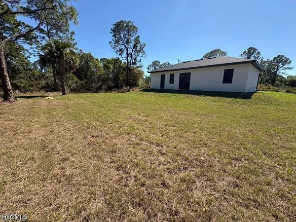 $2,250 | 1037 Barcelona Street East, Lehigh Acres, FL 33974