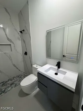 $2,250 | 1037 Barcelona Street East, Lehigh Acres, FL 33974