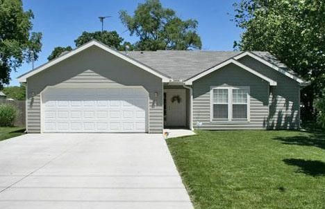 847 Locust Street Lawrence, KS 66044 - Photo 1 of 1