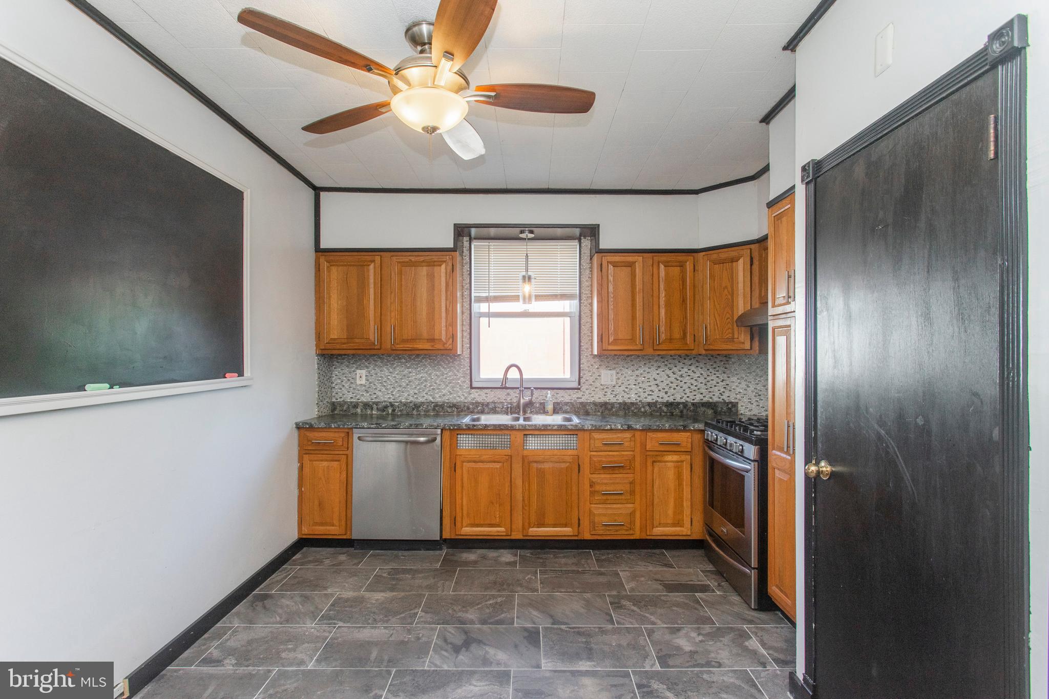 7158 Charles Street Philadelphia, PA 19135 - Photo 12 of 34