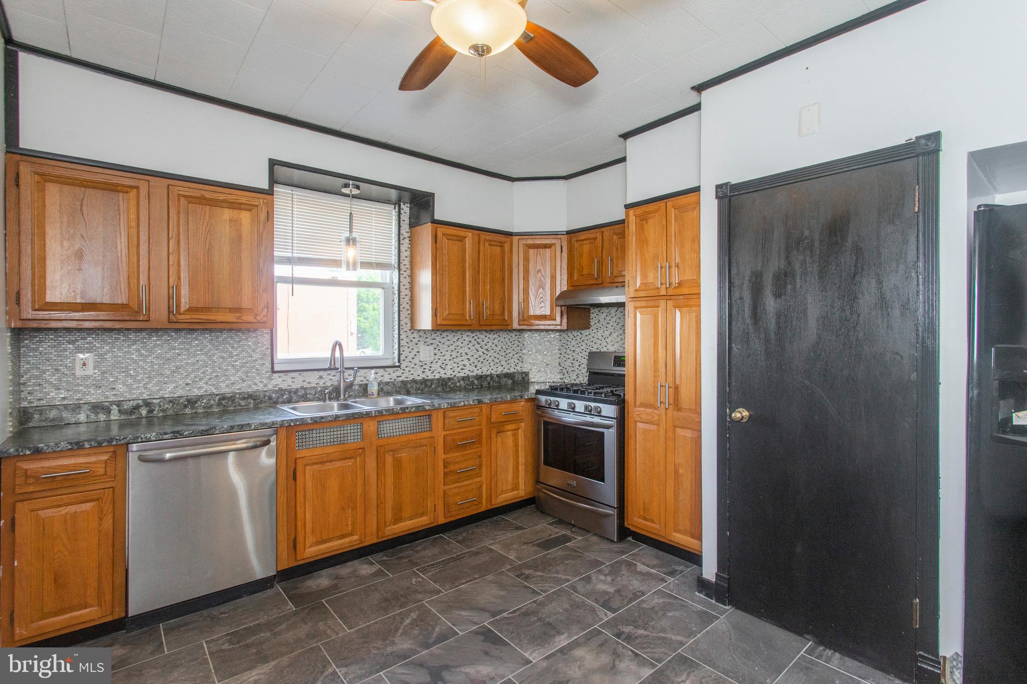 7158 Charles Street Philadelphia, PA 19135 - Photo 14 of 34